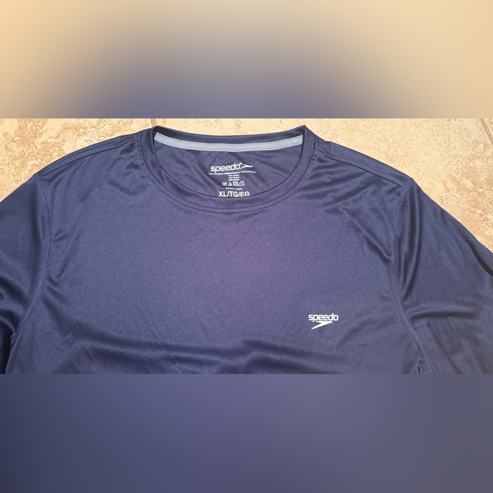 Speedo Performance Rash Guard Shirt - Picture 3 of 9